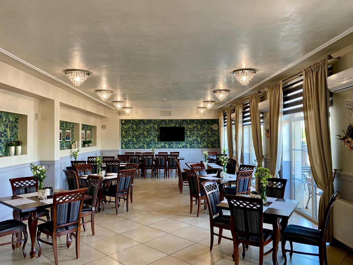 Hotel Stara Gorzelnia Licheń Екстериор снимка