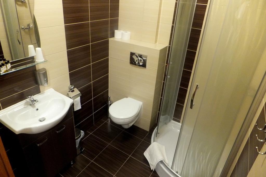Hotel Stara Gorzelnia Licheń Стая снимка
