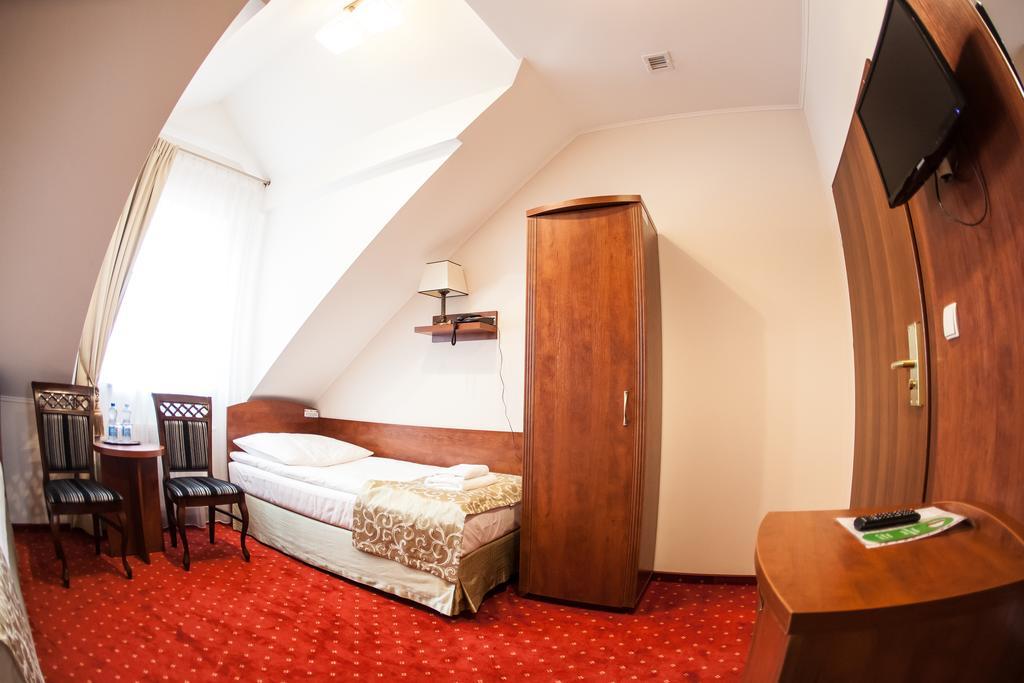 Hotel Stara Gorzelnia Licheń Стая снимка