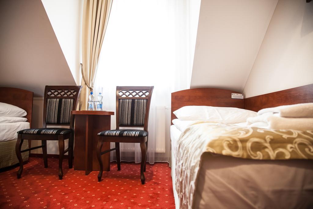 Hotel Stara Gorzelnia Licheń Стая снимка