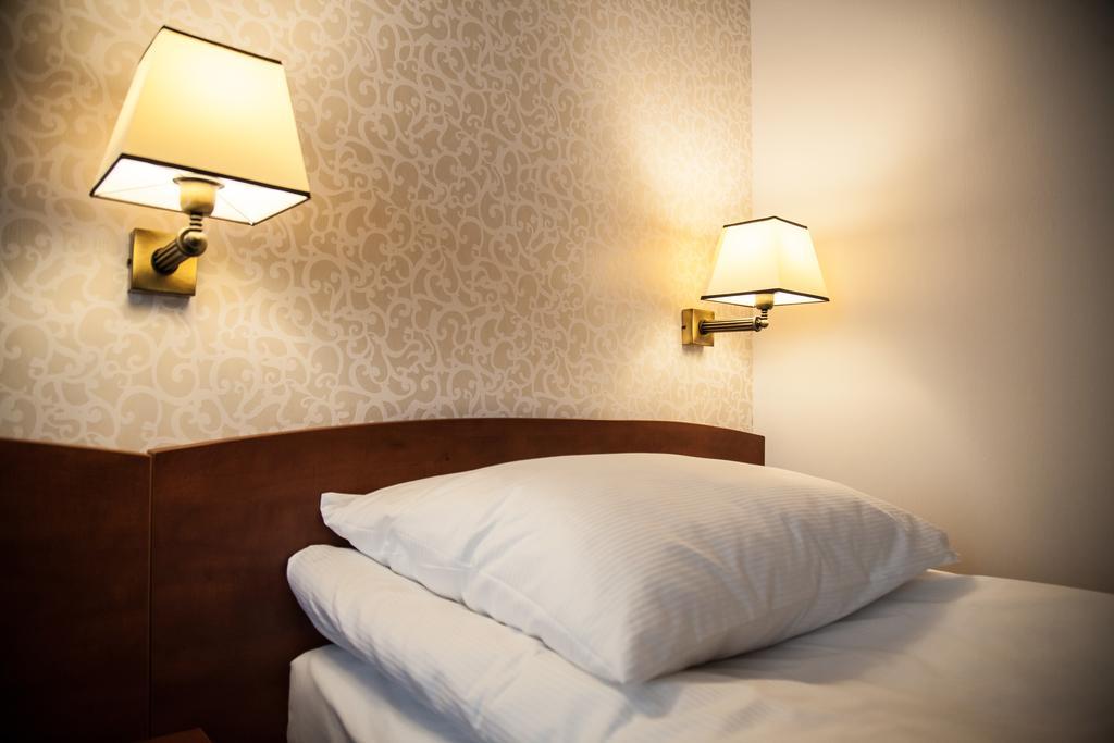 Hotel Stara Gorzelnia Licheń Стая снимка