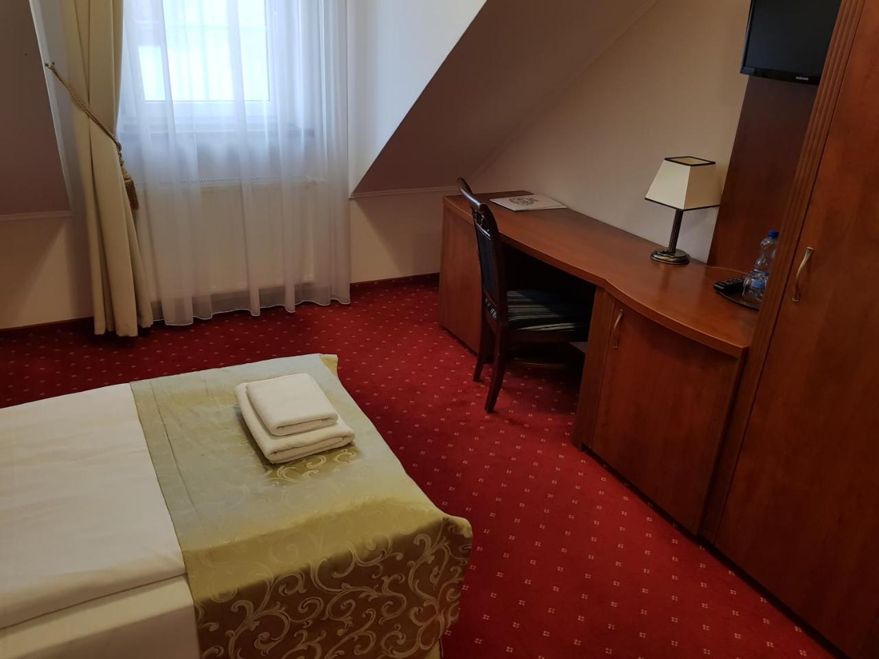 Hotel Stara Gorzelnia Licheń Екстериор снимка